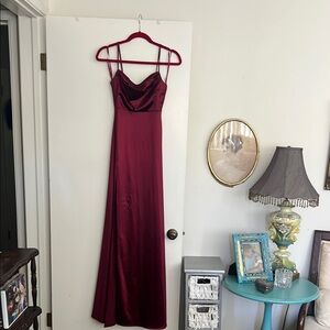 Windsor Red Sleeveless Spaghetti Strap Maxi Gown Burgandie color new never wore